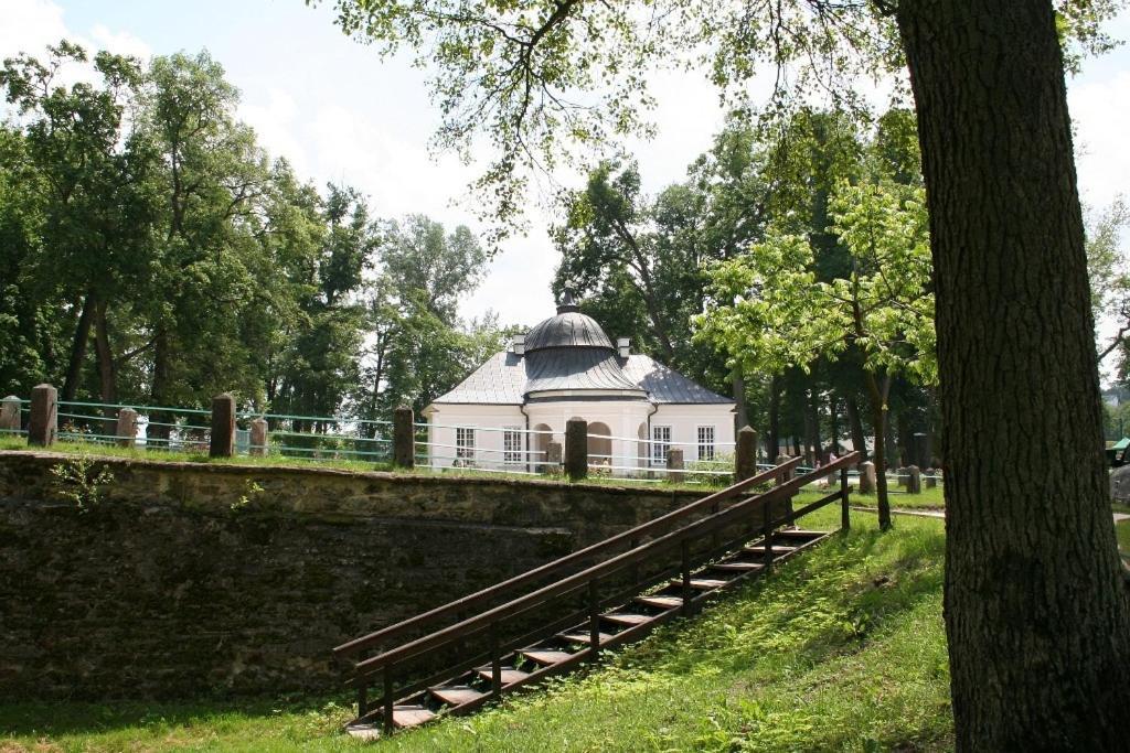 Aparthotel Palac Kurozwęki Exteriér fotografie