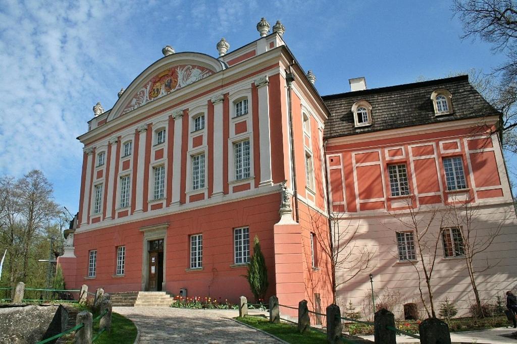 Aparthotel Palac Kurozwęki Exteriér fotografie