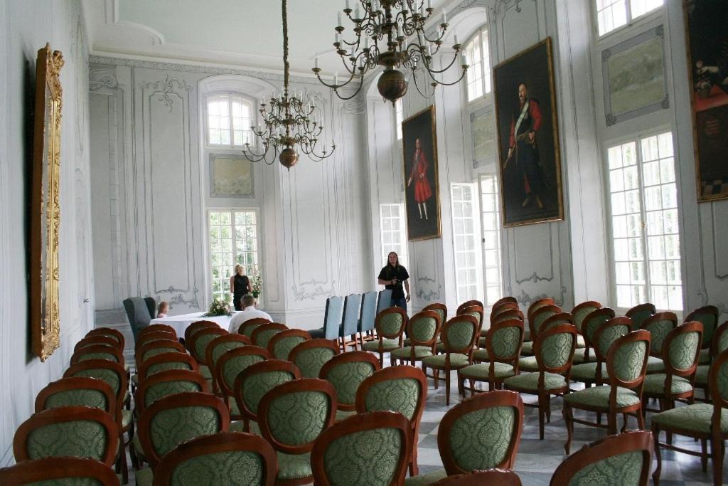 Aparthotel Palac Kurozwęki Exteriér fotografie